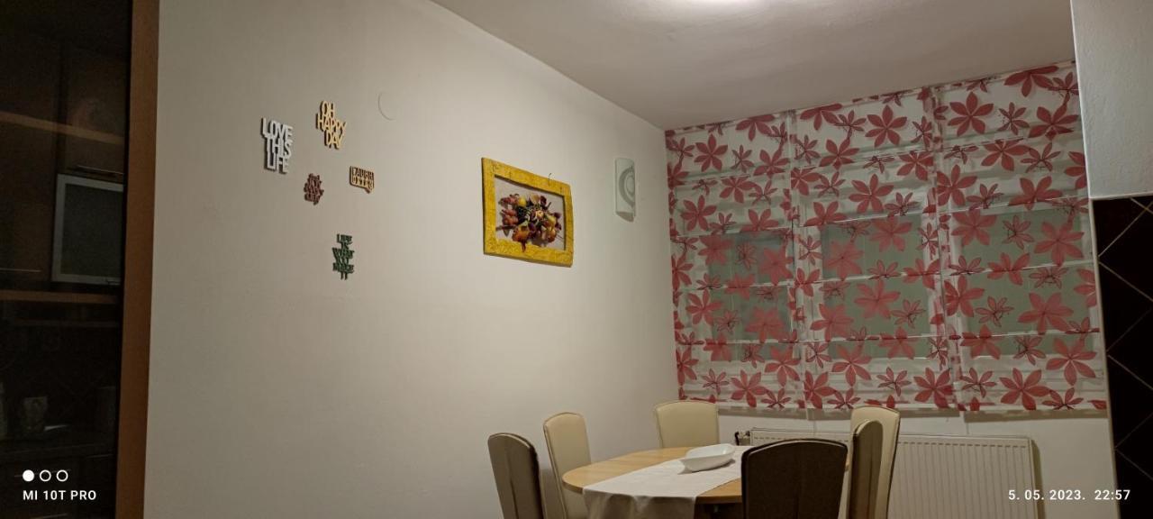 Carpe diem Gospić Exterior foto